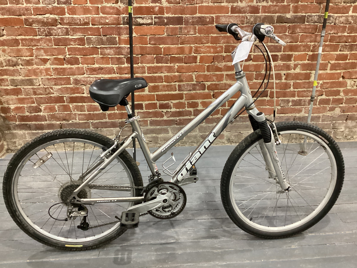 Used: Giant Sedona LX Bicycle – Carried Away Outfitters