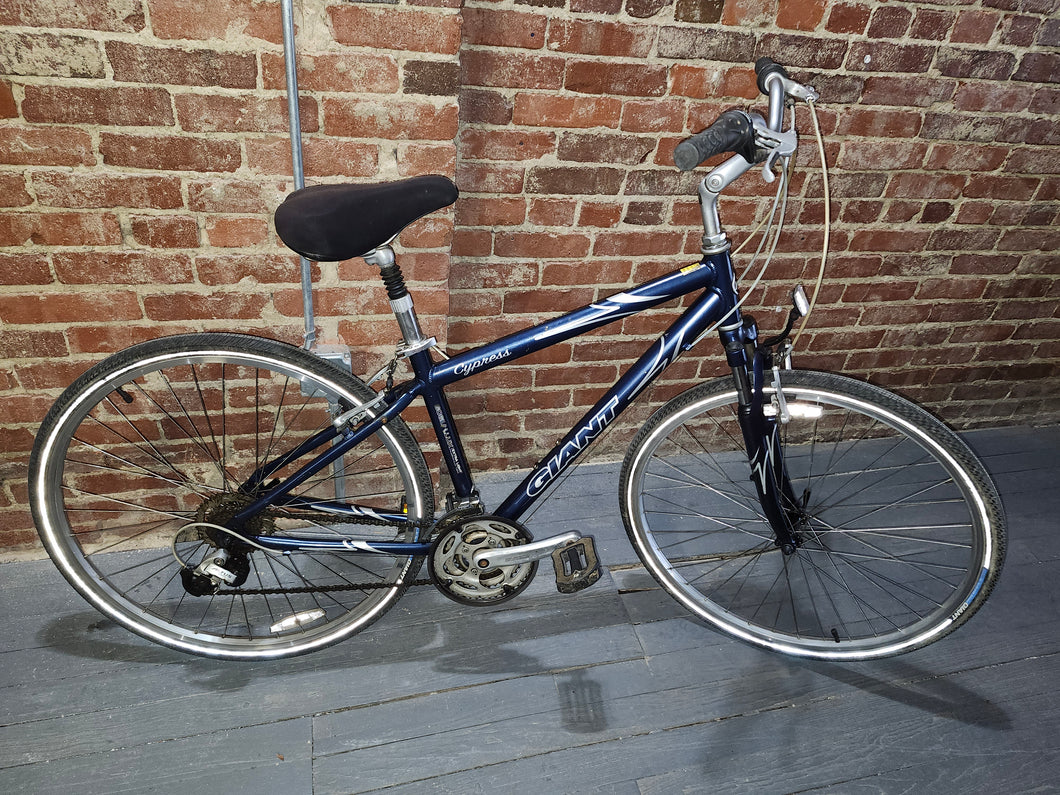 Used Giant: Cypress 600 Bicycle