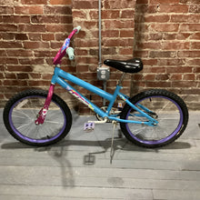 Load image into Gallery viewer, Girls Huffy Bicycle